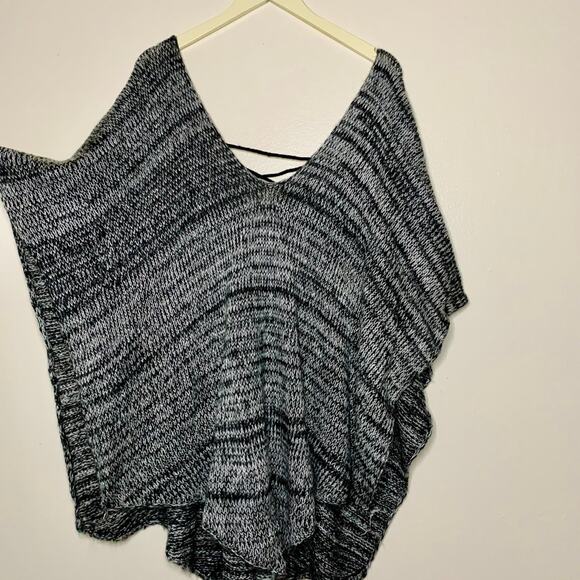 Gray Poncho One Size Fits Most Plus Size White Black - Picture 2 of 5